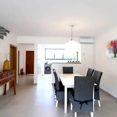 Charm & Pool And Beach & Wi-fi & Bbq & Golf & Albufeira Villa Olhos de Agua (Albufeira)