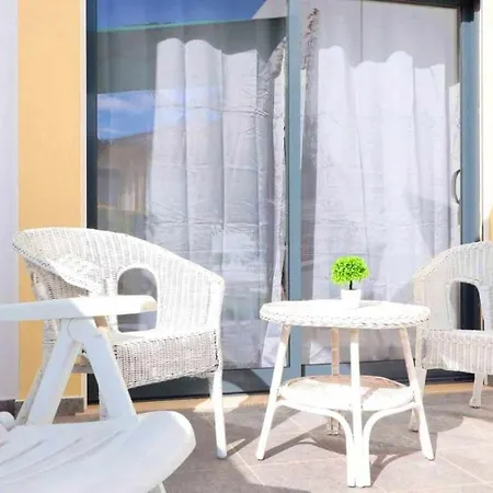 Charm & Pool And Beach & Wi-fi & Bbq & Golf & Albufeira * Olhos de Agua (Albufeira)