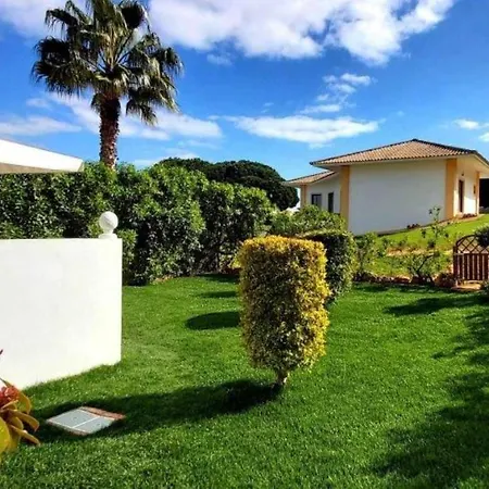 Charm & Pool And Beach & Wi-fi & Bbq & Golf & Albufeira Villa Olhos de Agua (Albufeira)