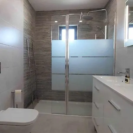 Charm & Pool And Beach & Wi-fi & Bbq & Golf & Albufeira Villa *