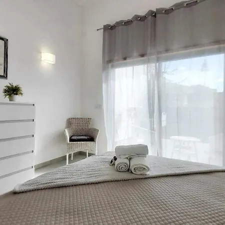 Charm & Pool And Beach & Wi-fi & Bbq & Golf & Albufeira ヴィラ